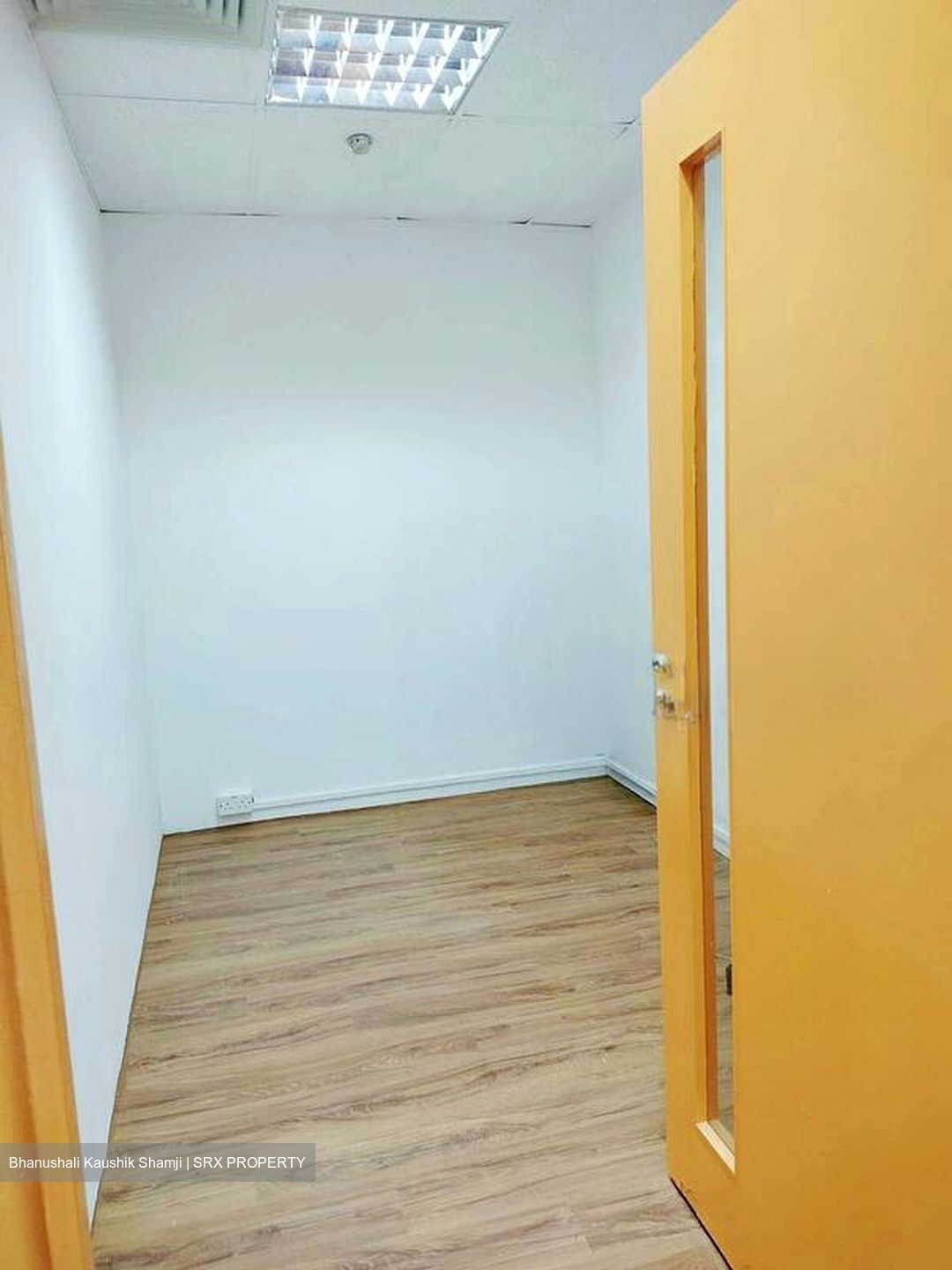 Golden Mile Tower (D7), Office #520292941